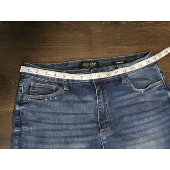 Judy Blue Wide Leg Cropped Jeans 13 31 Waist Med Wash Distressed 24 Inseam - Picture 3 of 16